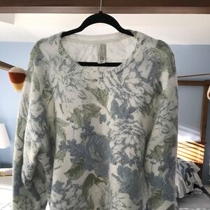 Floral print sweater